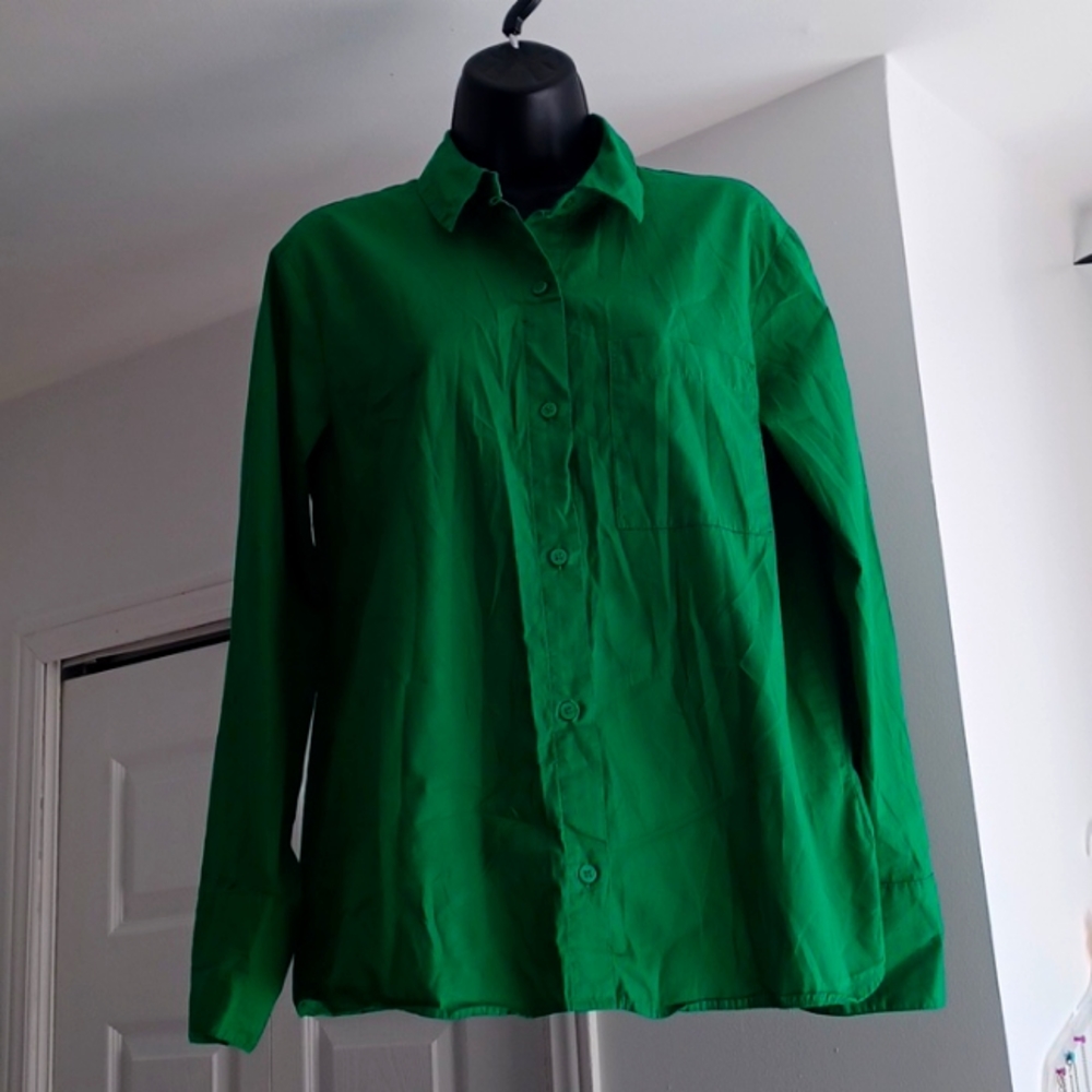 Green shirt